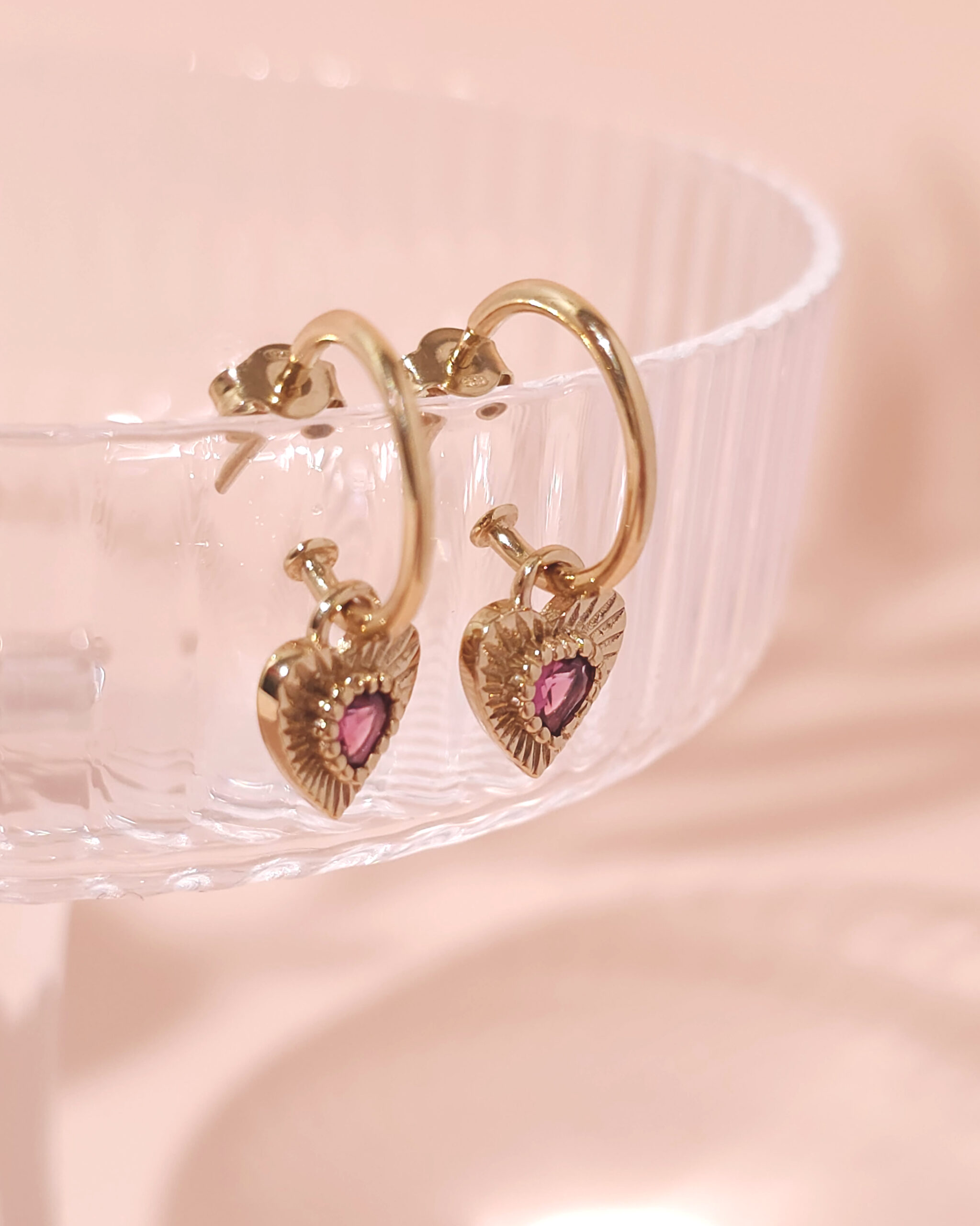 Adora Huggie earrings - Gold