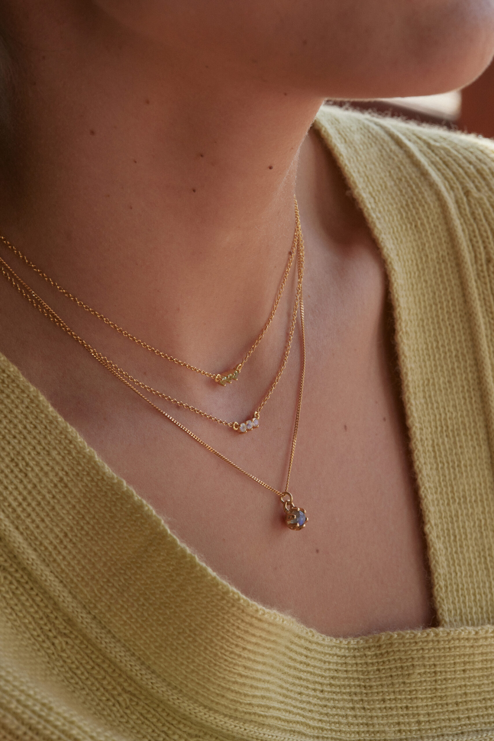 Trilogy Stone Necklace - Gold