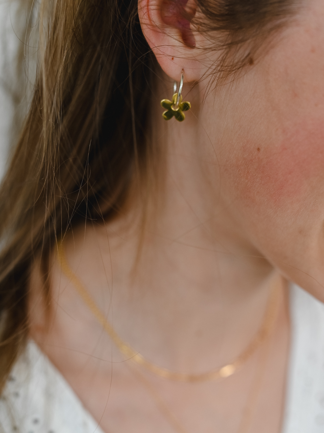 Daisy Huggie earring